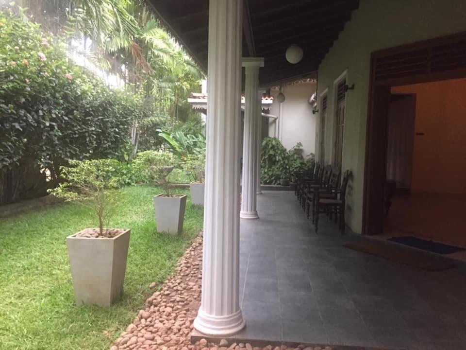 Hotel Sunflower Kataragama Exterior foto