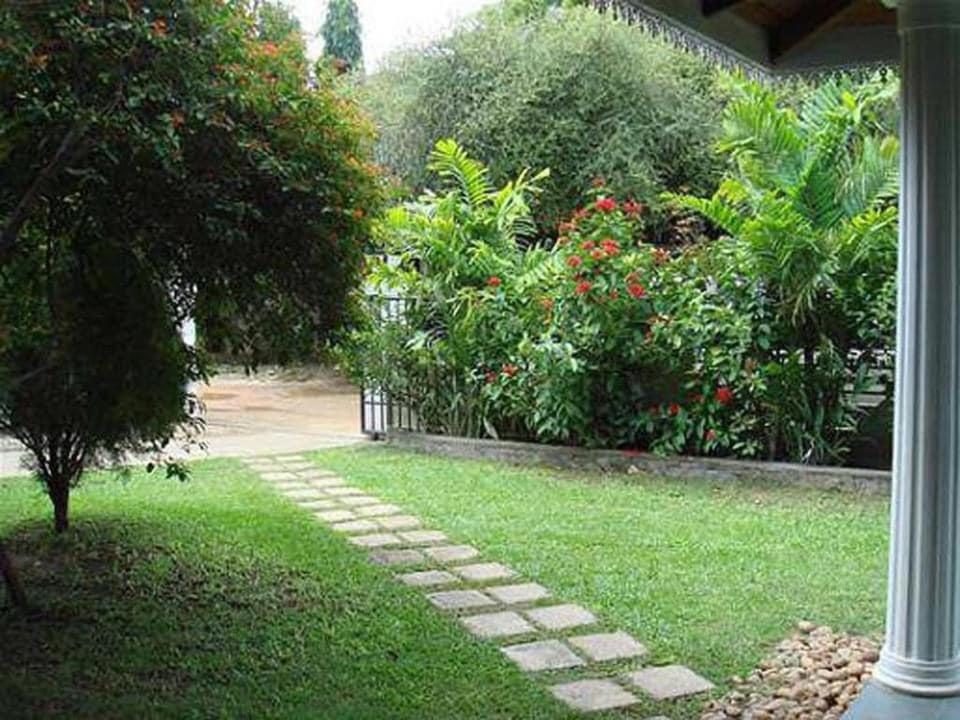 Hotel Sunflower Kataragama Exterior foto