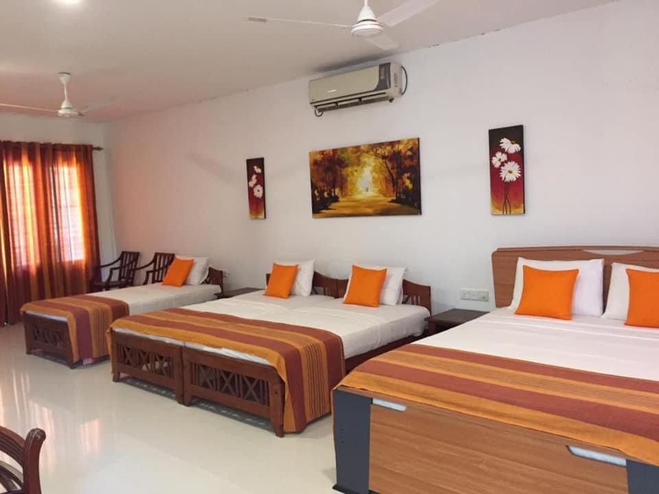 Hotel Sunflower Kataragama Exterior foto