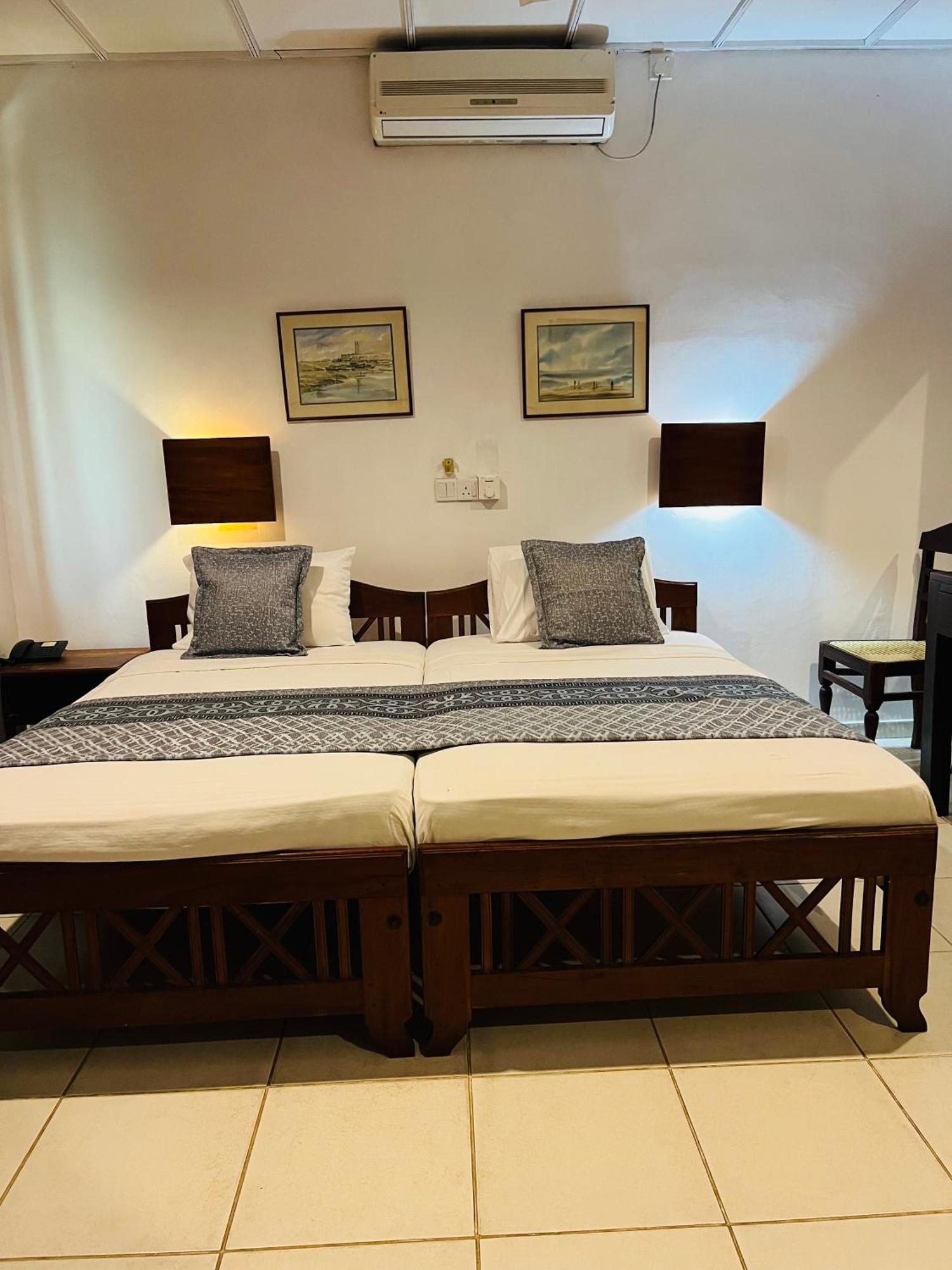 Hotel Sunflower Kataragama Exterior foto