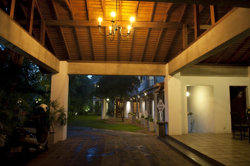 Hotel Sunflower Kataragama Exterior foto