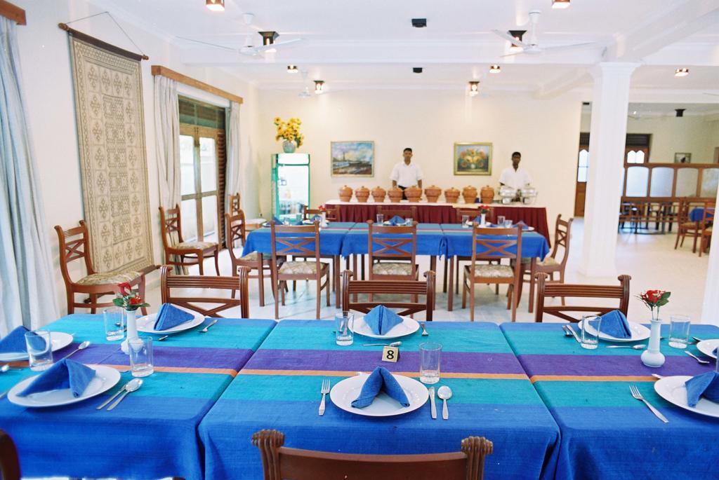 Hotel Sunflower Kataragama Quarto foto