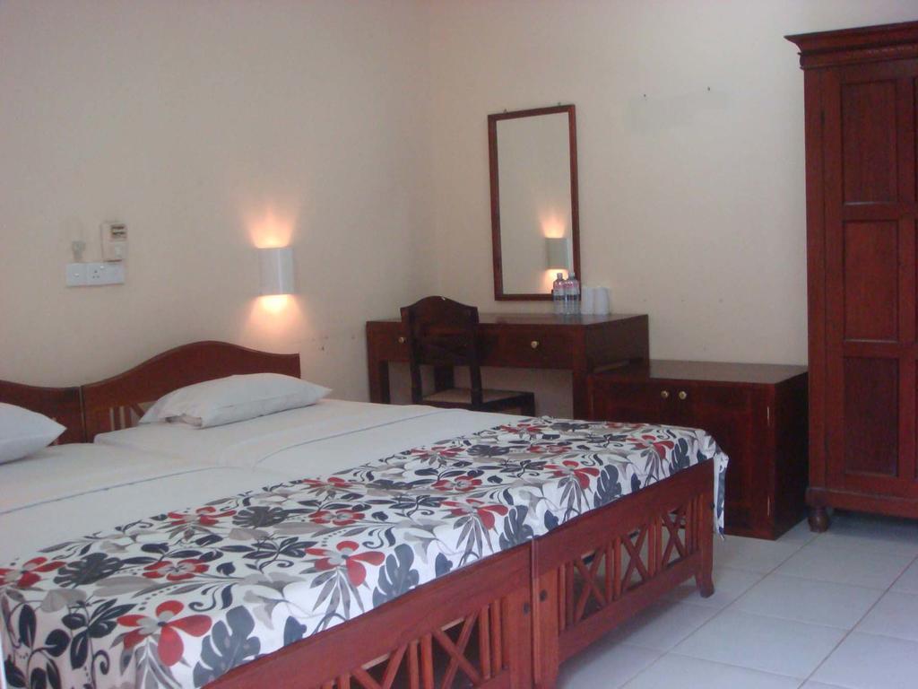 Hotel Sunflower Kataragama Quarto foto
