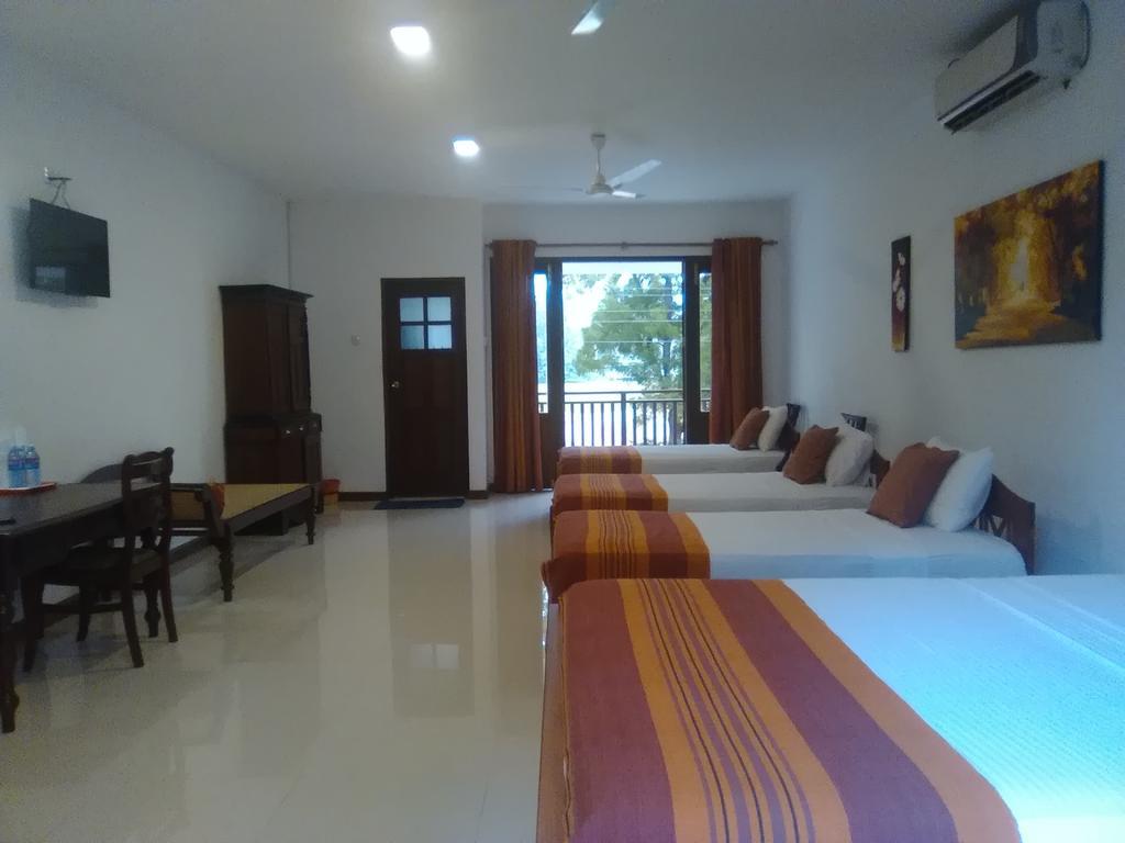 Hotel Sunflower Kataragama Exterior foto