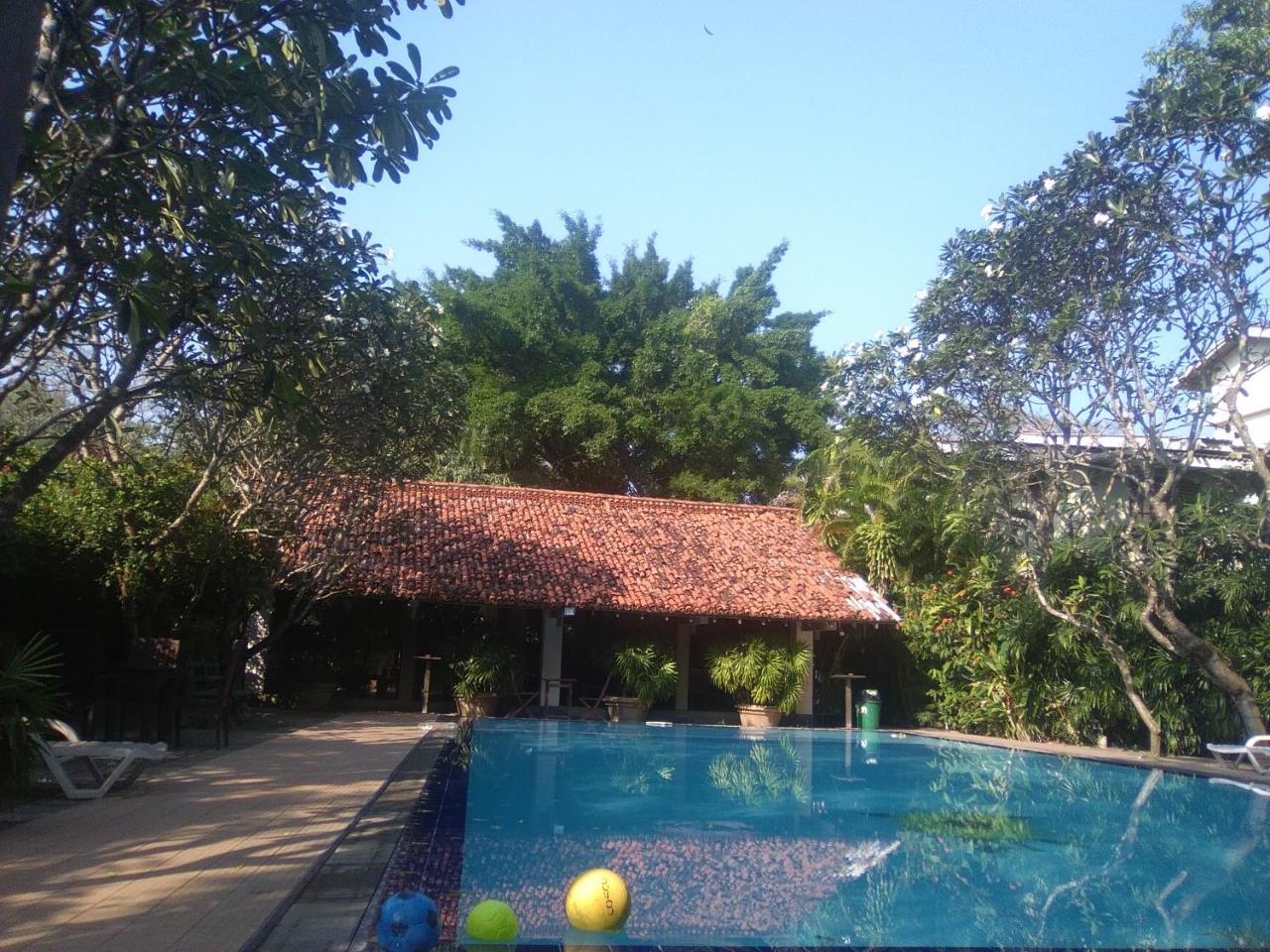 Hotel Sunflower Kataragama Exterior foto