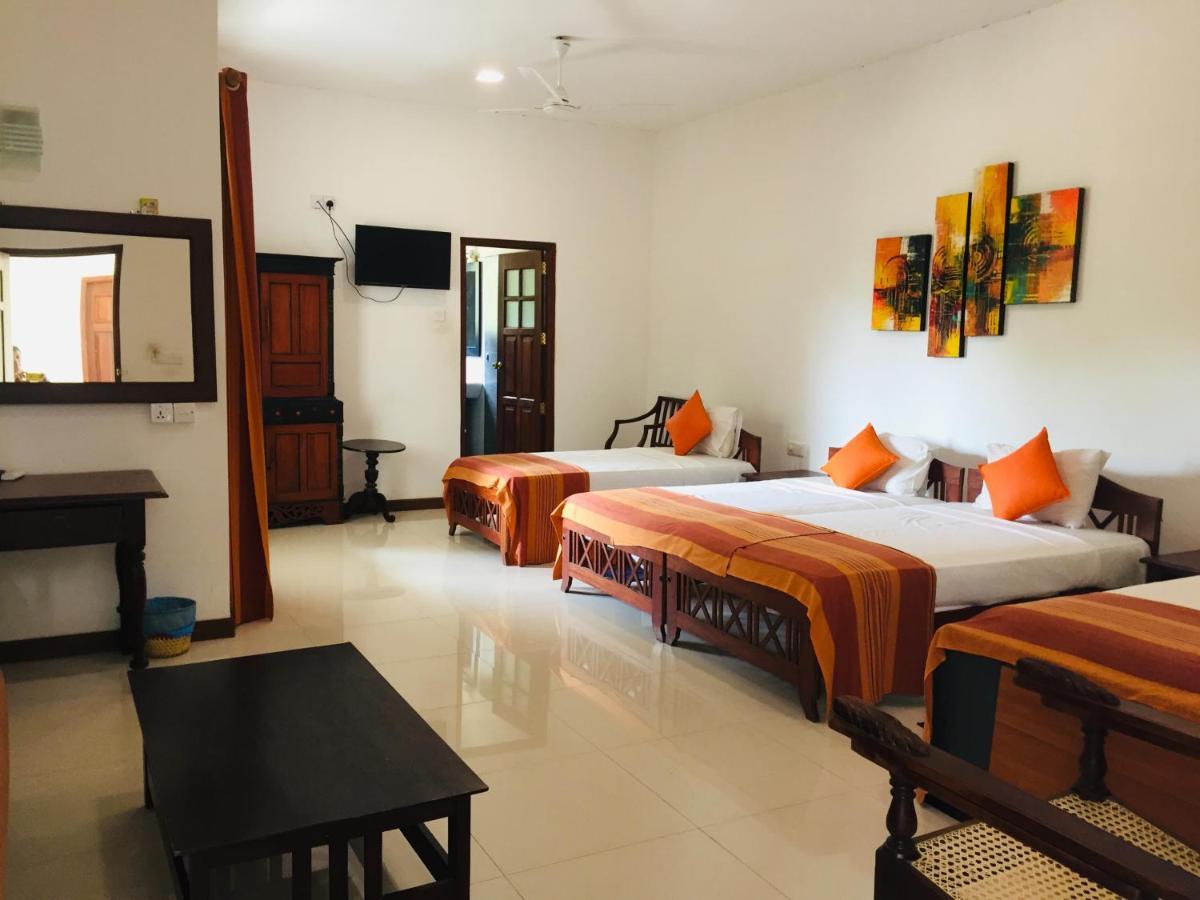 Hotel Sunflower Kataragama Exterior foto